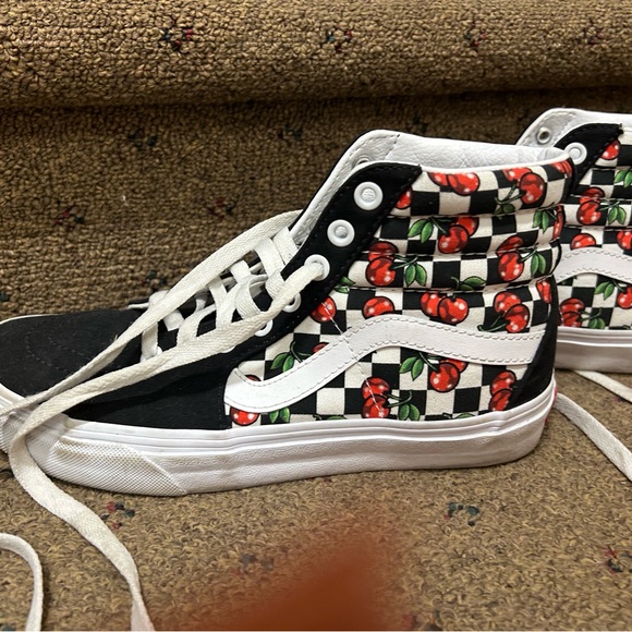 Size 7 1/2 vans worn a couple of times! - Picture 4 of 7